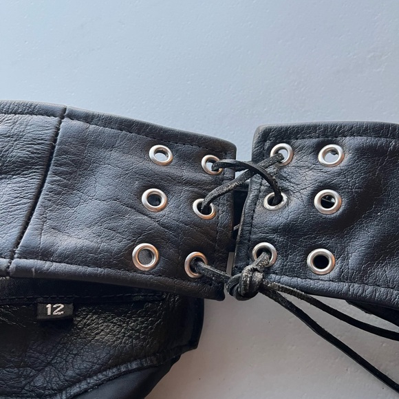 Women’s Xelement Black Leather Motorcycle Chaps - Picture 11 of 12